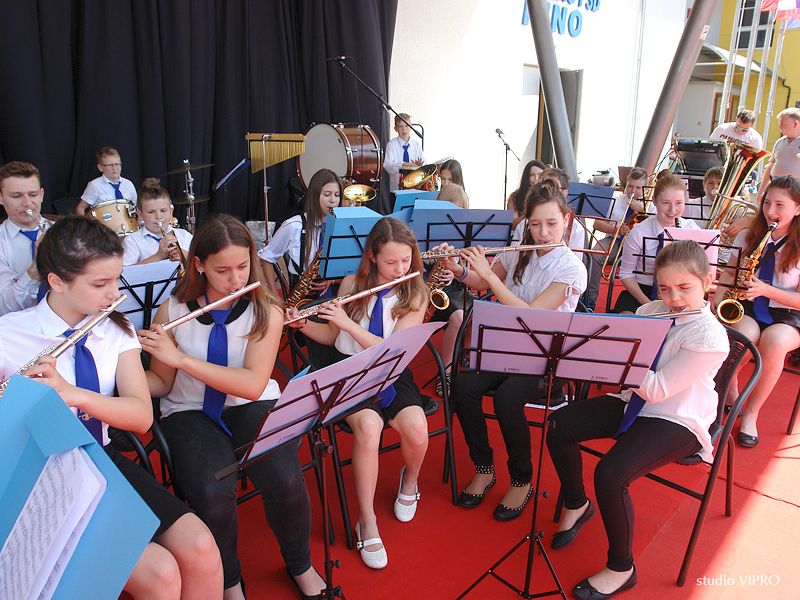 353815387dsc06429771820