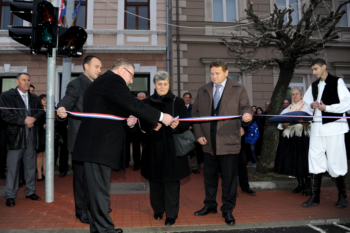 266810744dsc3447241655