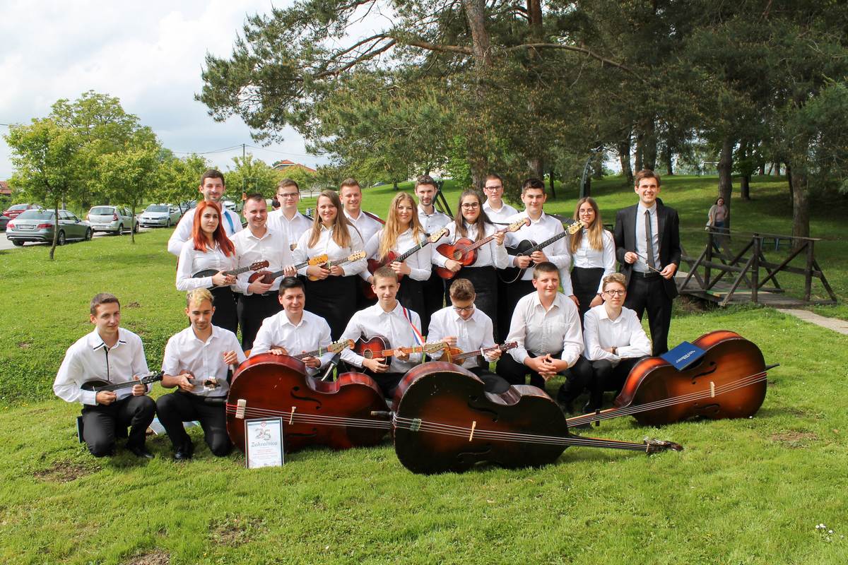 Županijsku smotra tamburaških sastava i kulturno umjetničkih društava u Mačkovcu