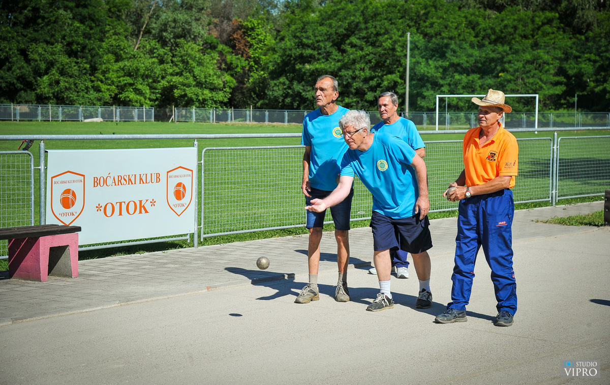 Četrnaest ekipa na Međunarodnom boćarskom turniru u Otoku