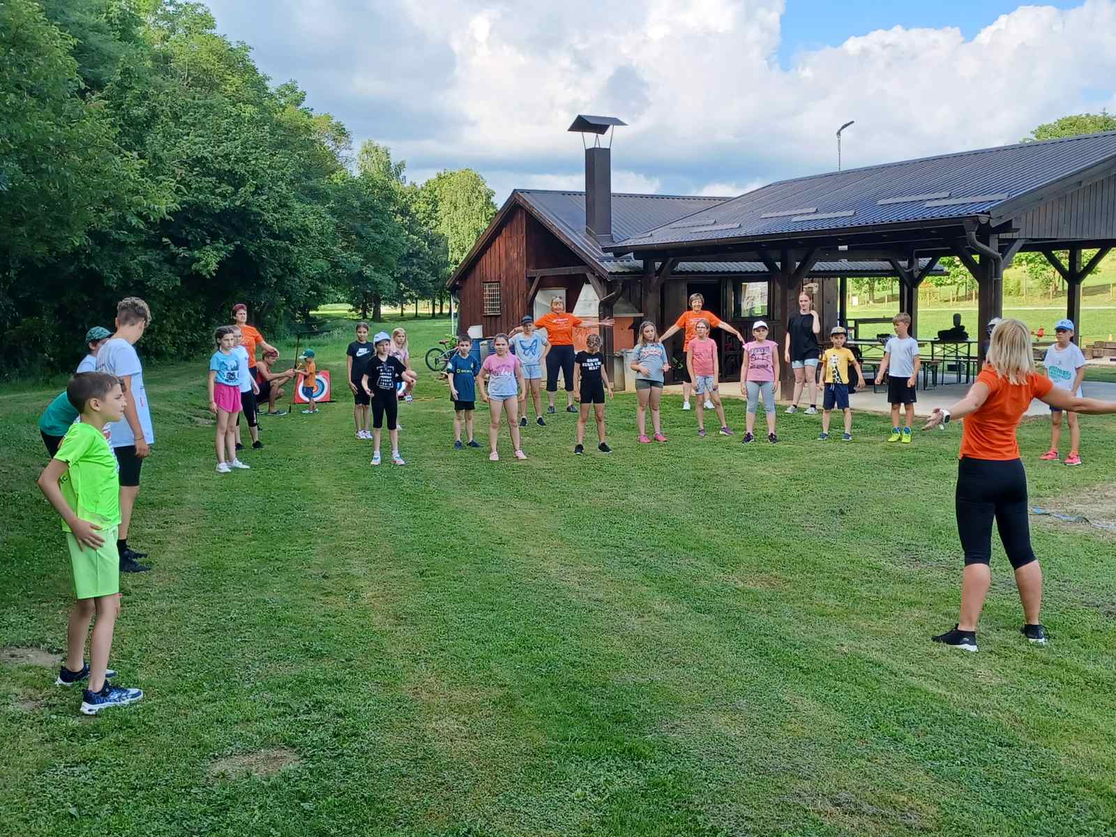 ŠENKOVEC U POKRETU Udruga ‘Sport za sve’ već tri desetljeća doprinosi tjelesnoj aktivnosti mještana ŠENKOVEC U POKRETU Udruga ‘Sport za sve’ već tri desetljeća doprinosi tjelesnoj aktivnosti mještana