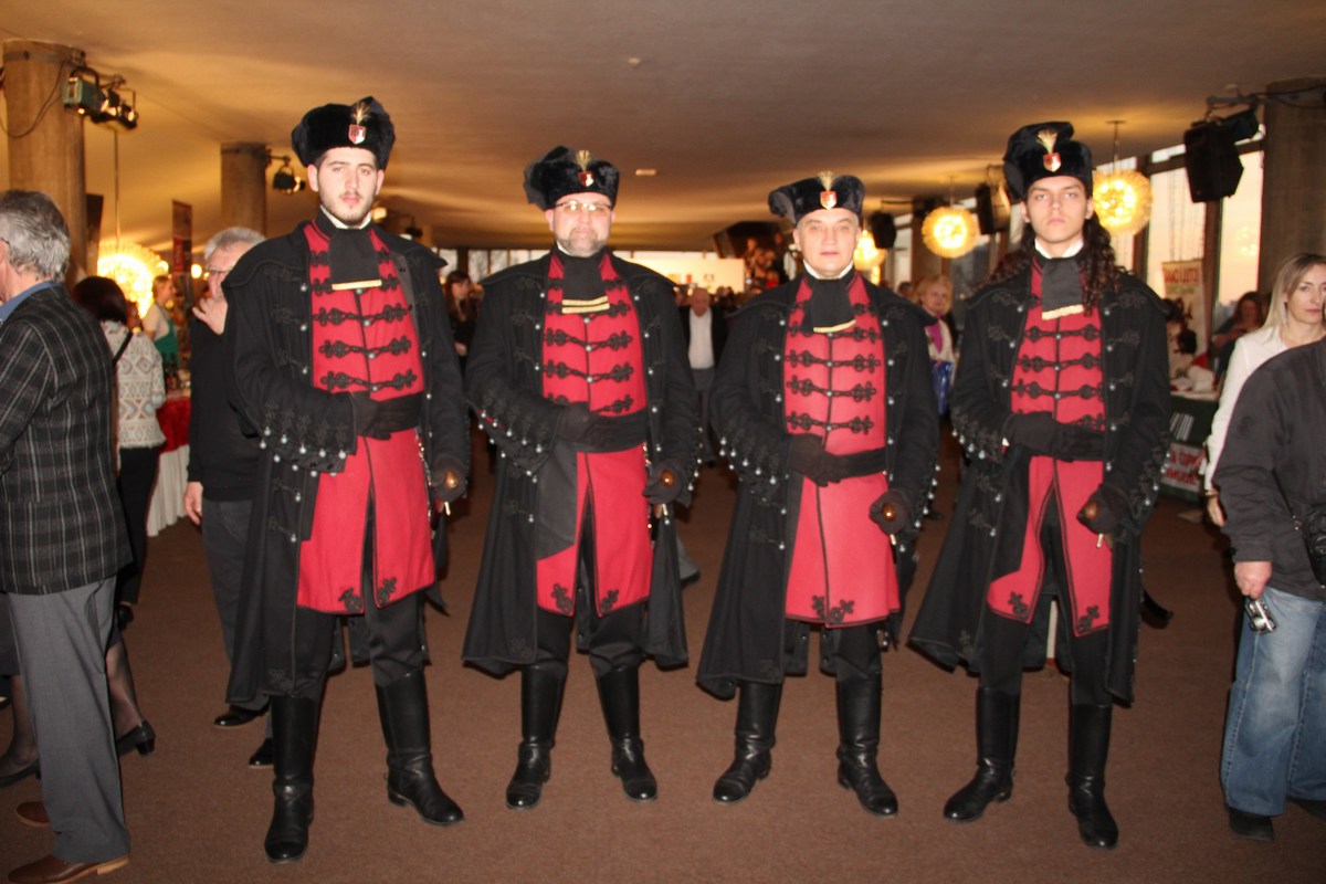 Kajkavci u Lisinskom