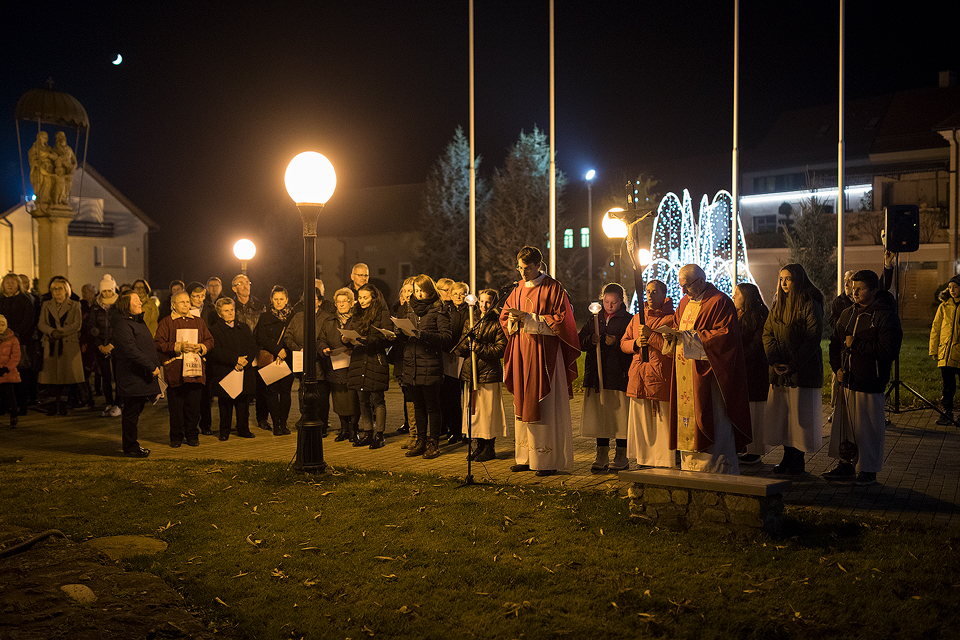 FOTO U Prelogu upaljena prva adventska svijeća!