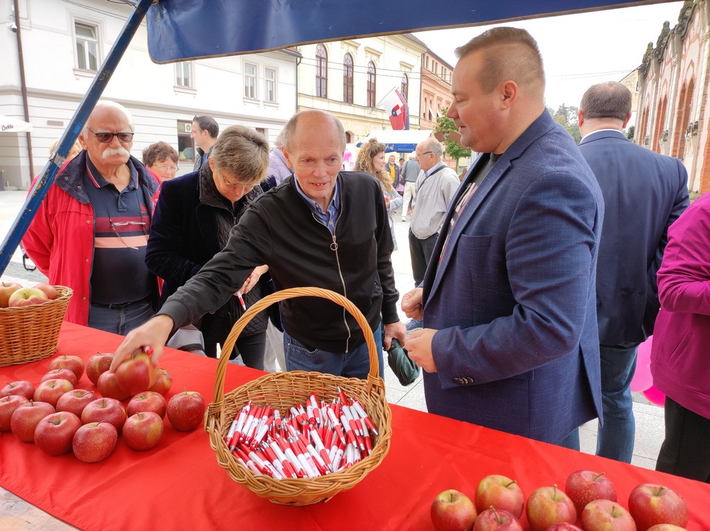 FORUM SENIORA SDP-A Osobe treće životne dobi ne smiju biti marginalizirane, izolirane i zaboravljene!