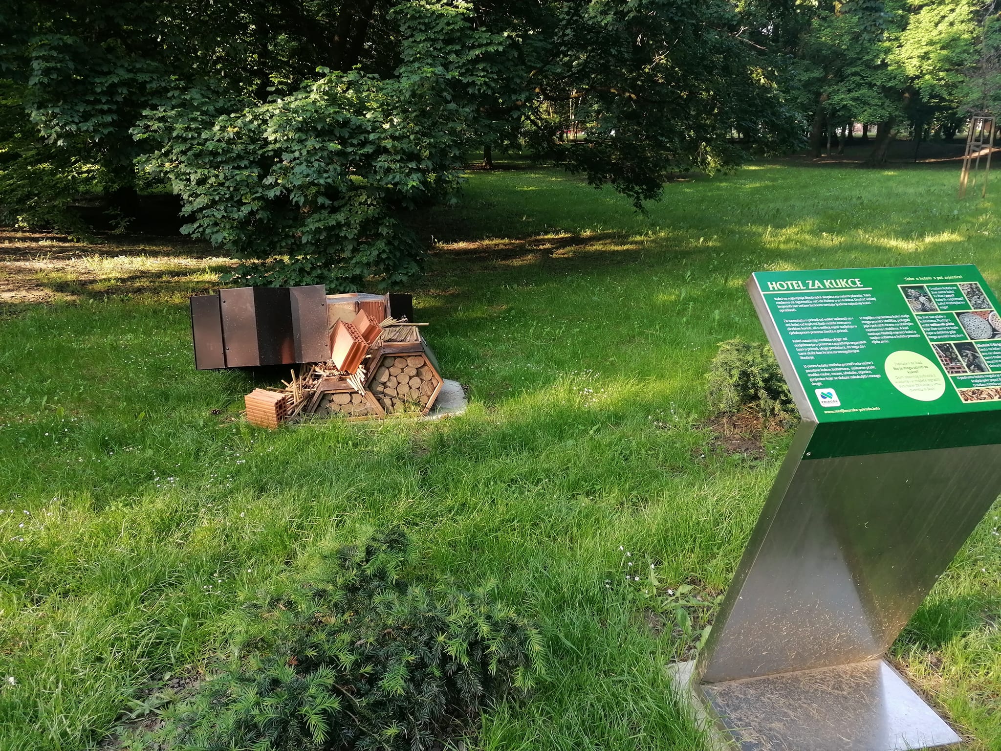 Uništen hotel za kukce