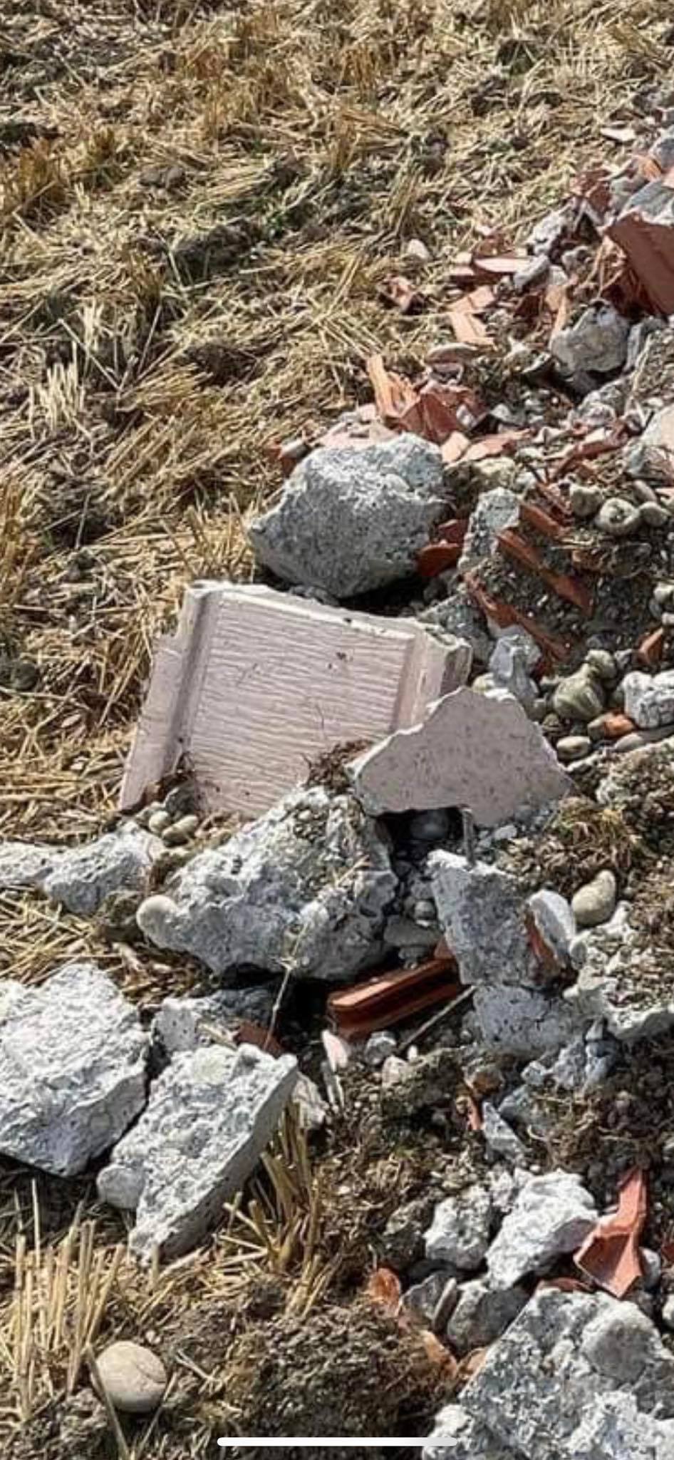 Građevinski otpad na poljoprivrednom zemljištu