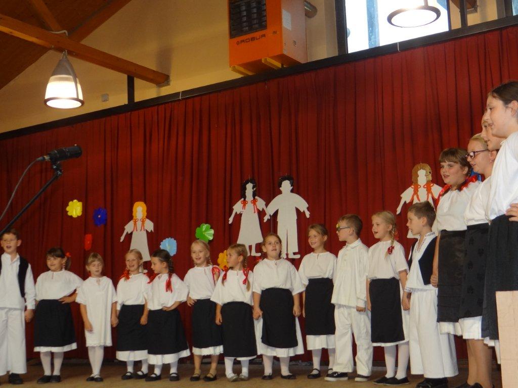 Prvi dječji folklorni susreti u Žiškovcu