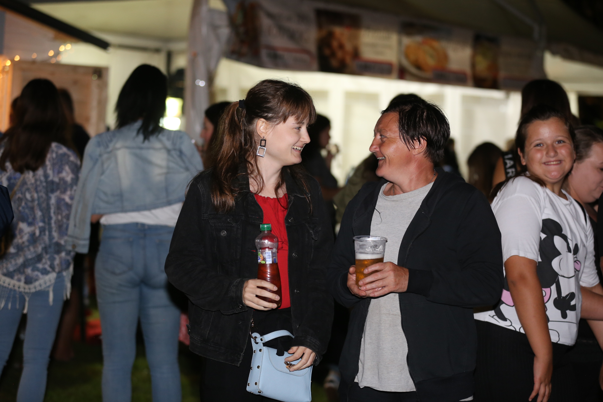 FOTO I VIDEO Vesna Pisarović na Marini Prelog rasplesala mnogobrojne posjetitelje i uveličala prvu večer Festivala balona