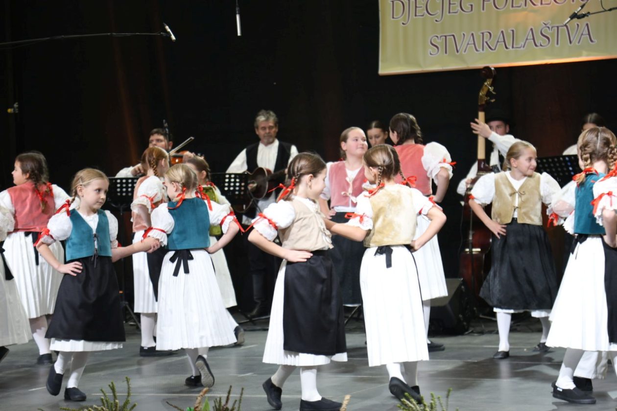 23.Smotra dječijeg folklornog stvaralaštva Mala Subotica 35