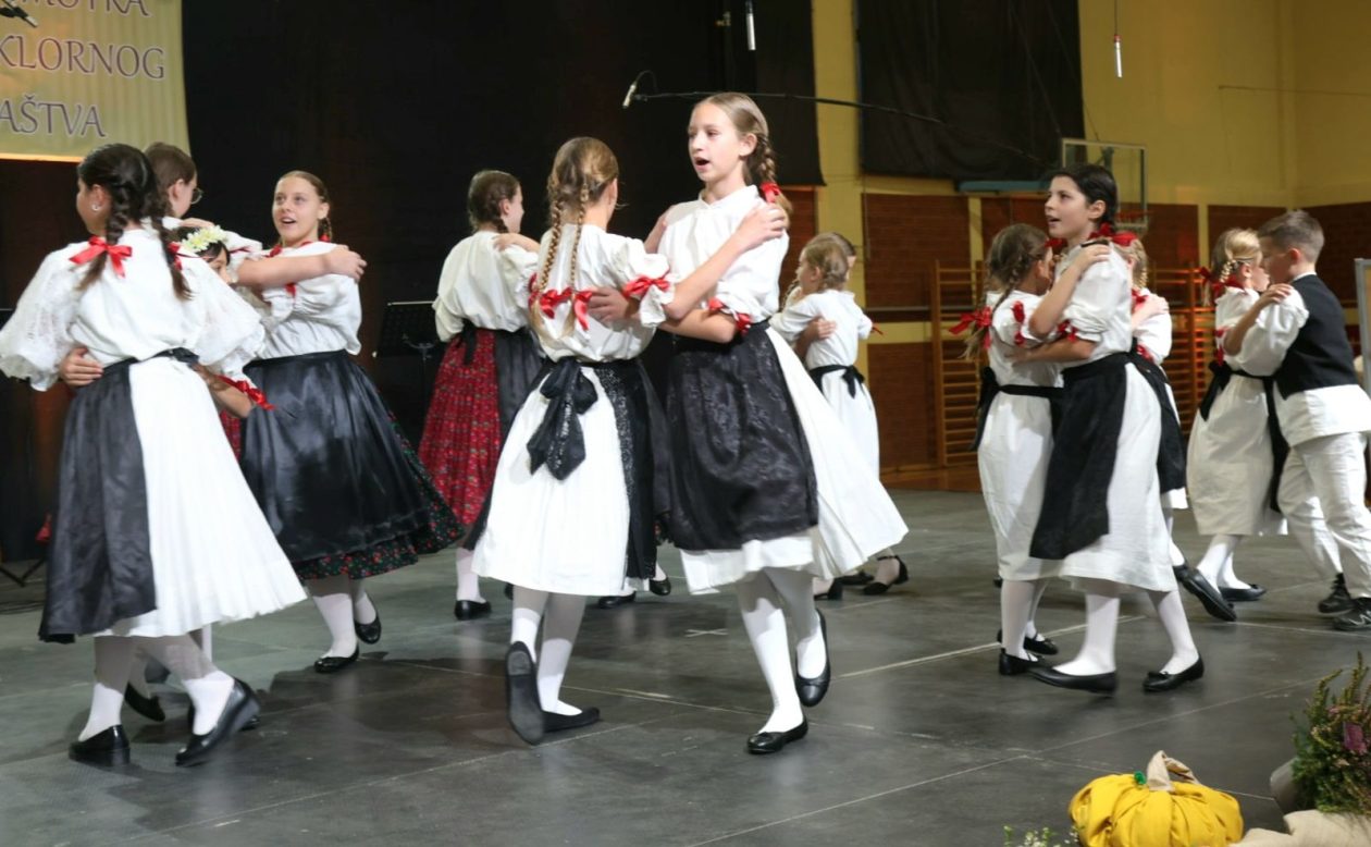 23.Smotra dječijeg folklornog stvaralaštva Mala Subotica 39