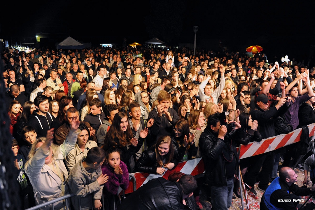 288711907dsc5259131937