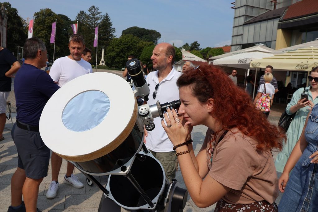 AD VEGA Regionalni susret astronomskih društava –’Međimurje – hotel s 1000 zvjezdica’ AD VEGA Regionalni susret astronomskih društava –’Međimurje – hotel s 1000 zvjezdica’