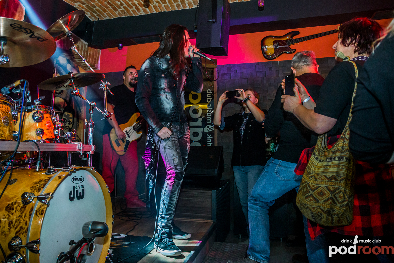 Crno Perje u Podroomu