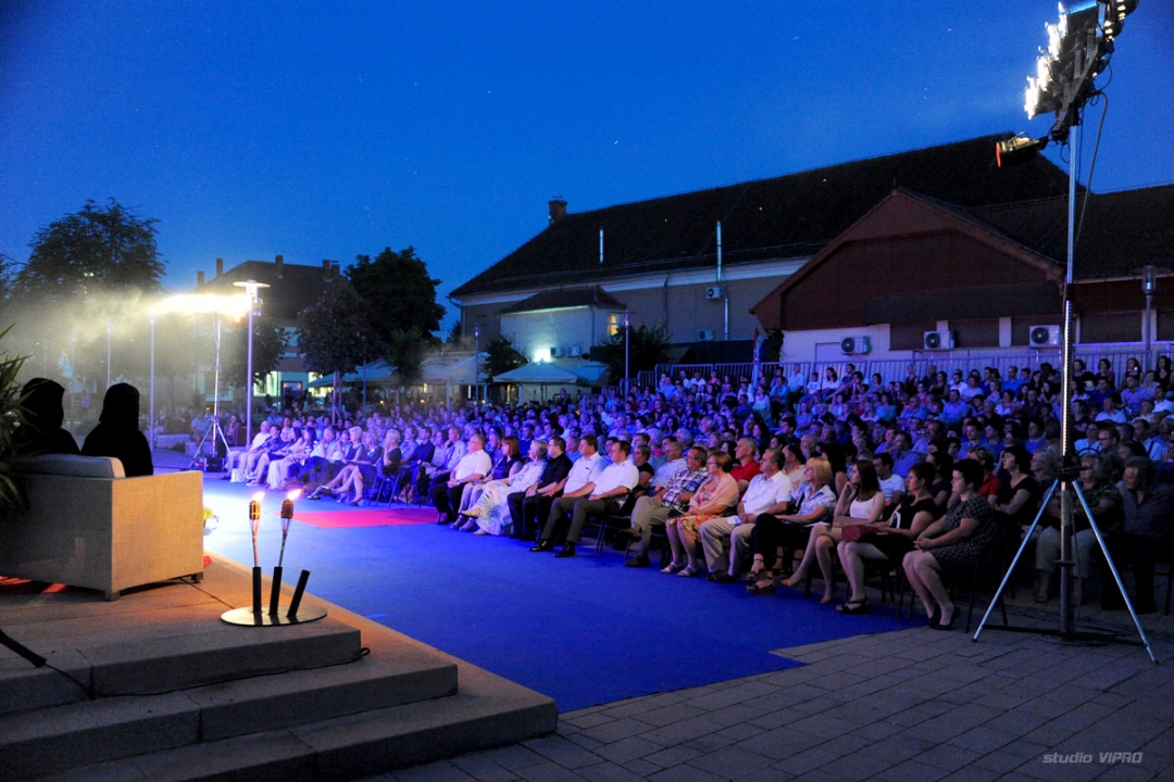 299612451dsc5989944594