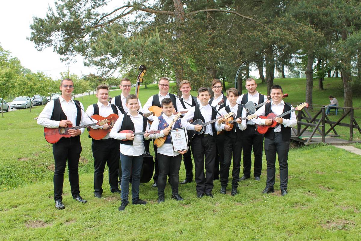 Županijsku smotra tamburaških sastava i kulturno umjetničkih društava u Mačkovcu