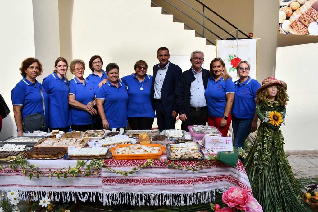 ‘BAKINI KOLAČI’ Najbolji kolač s jabukama pripremila je Natalija Munđar iz Križovca