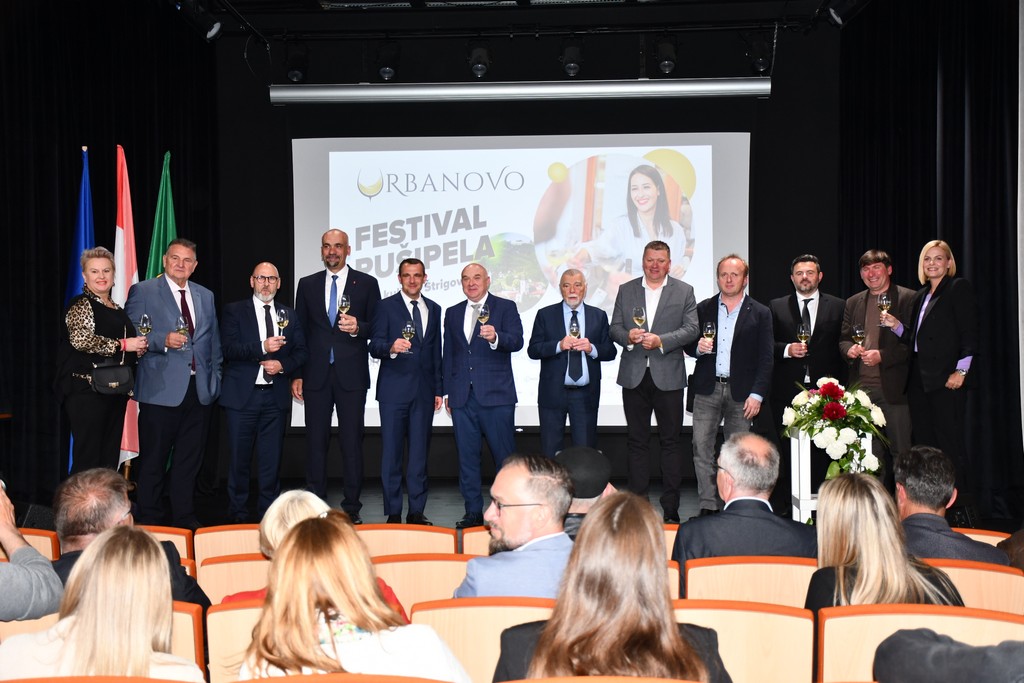 Urbanovo, otvorenje Urbanovo, otvorenje