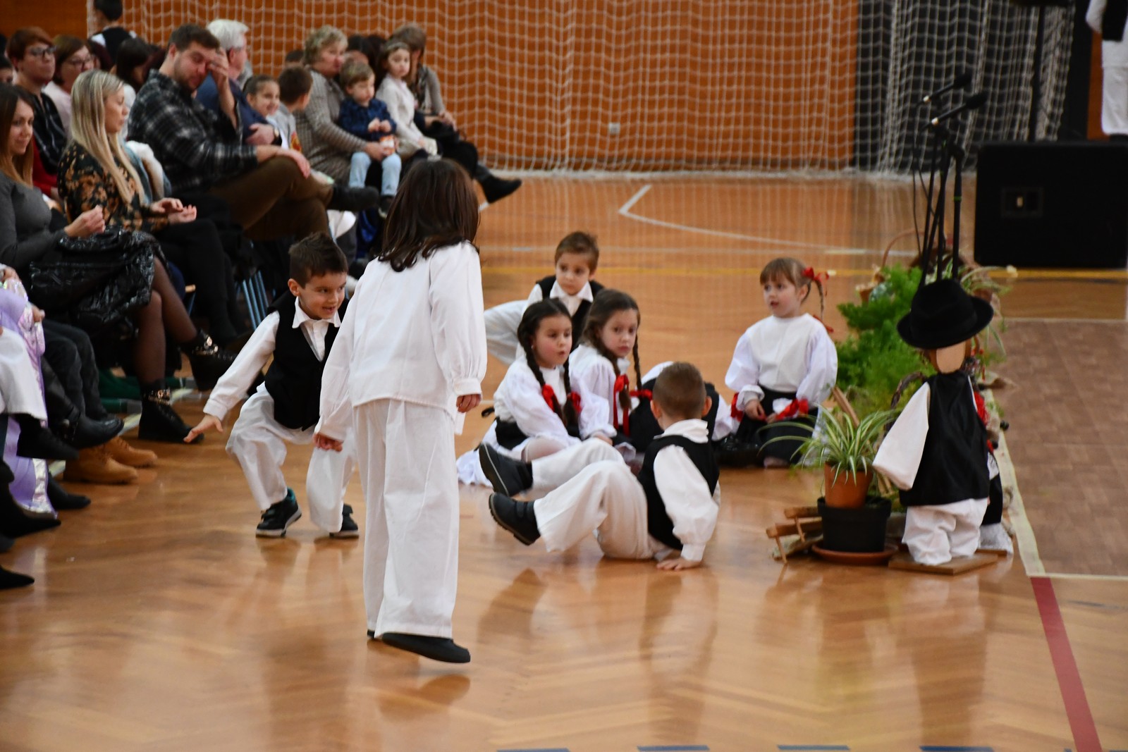 ČUVARI TRADICIJE Godišnja priredba KUD-a Belica
