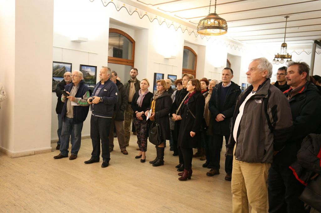 2765127910214156379240421146704