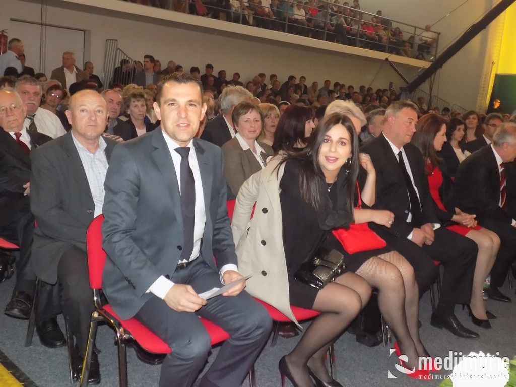 lijepomnasom0008265736