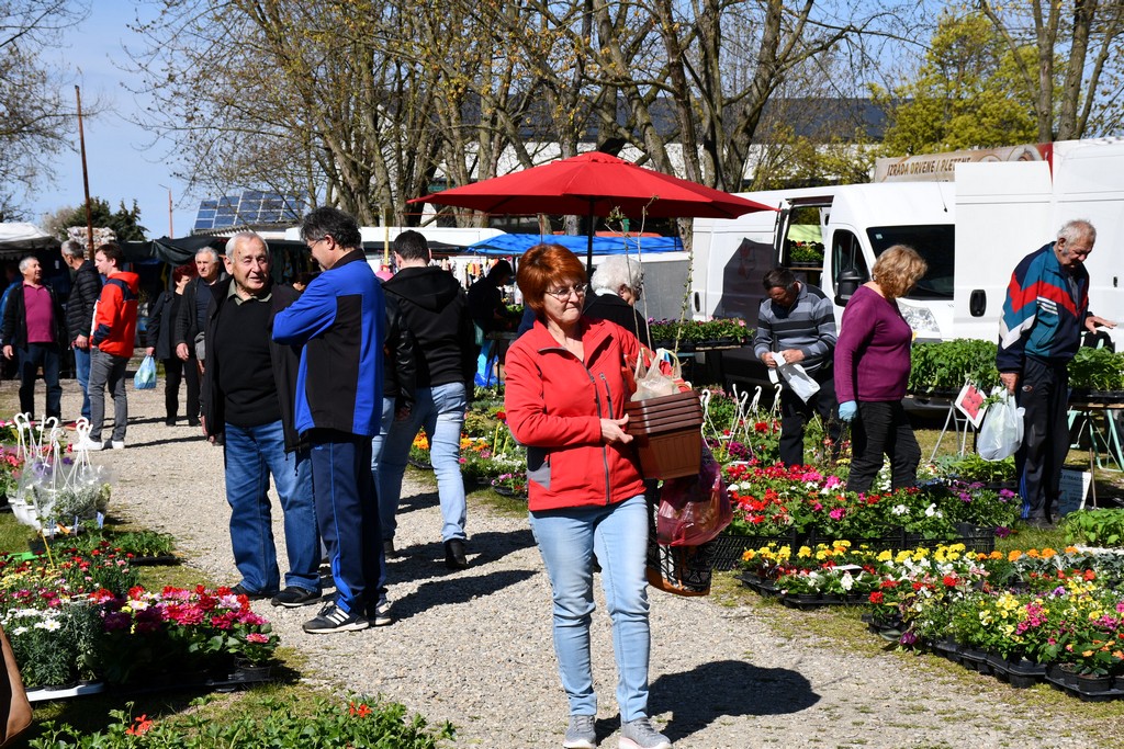 Proljetne temperature izmamile brojne posjetitelje na sajam u Čakovcu