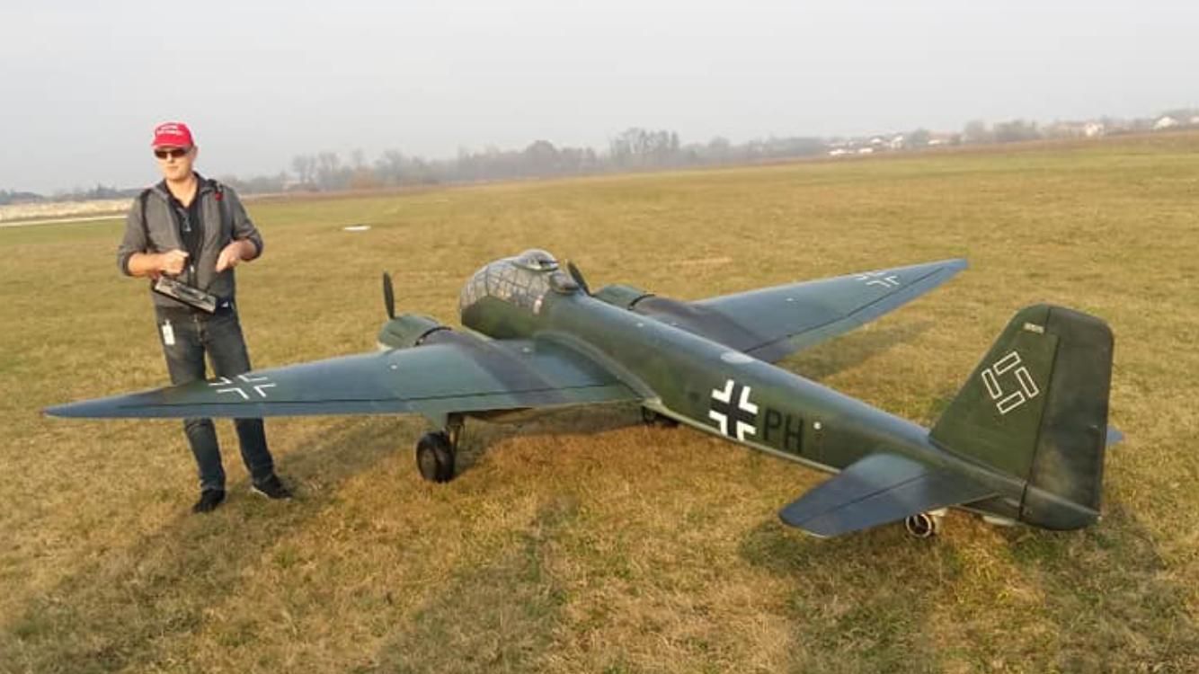 Njemački bombarder iz Drugog svjetskog rata na nebu iznad Čakovca