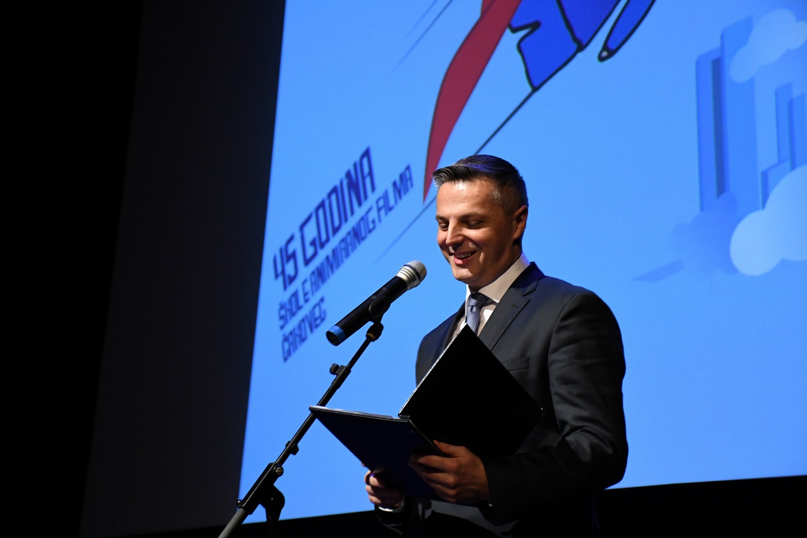 CENTAR ZA KULTURU ČAKOVEC Povodom 45 godina umjetničkog stvaralaštva, Školi animiranog filma dodijeljena Povelja Grada Čakovca!  Članovi Škole animiranog filma Čakovec, jedne od uspješnijih dječjih filmskih obitelji regije te najdugovječnije takve škole u