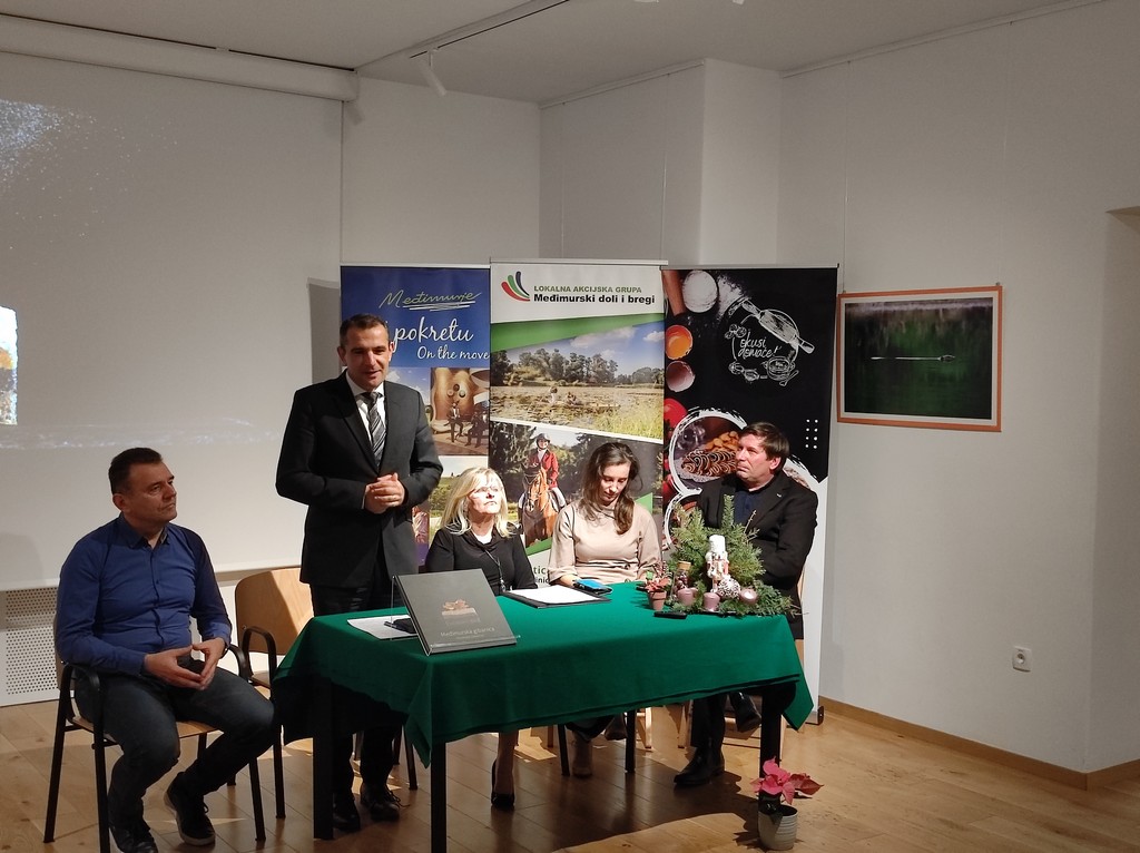 U multimedijalnoj dvorani Riznice Međimurja predstavljena monografija ‘Međimurska gibanica’ U multimedijalnoj dvorani Riznice Međimurja predstavljena monografija ‘Međimurska gibanica’