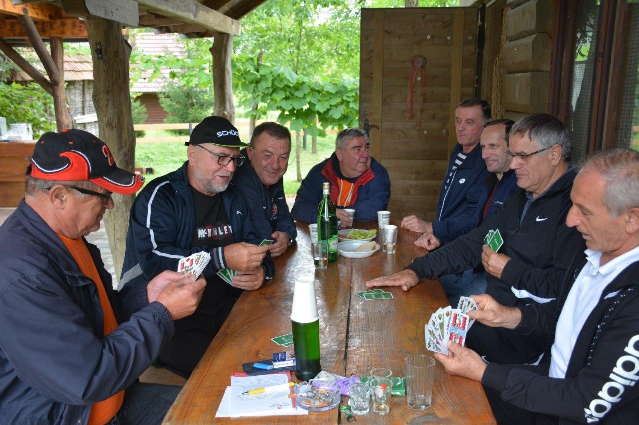 TRADICIJA DONJODUBRAVSKIH BRANITELJA Planirani spust otpao, druženje ostalo