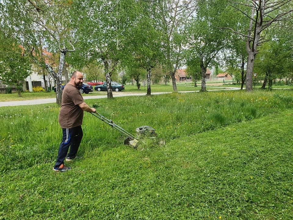 FOTO Članovi KUD-a Mihovljan su ovih dana uredili park unatoč korona krizi