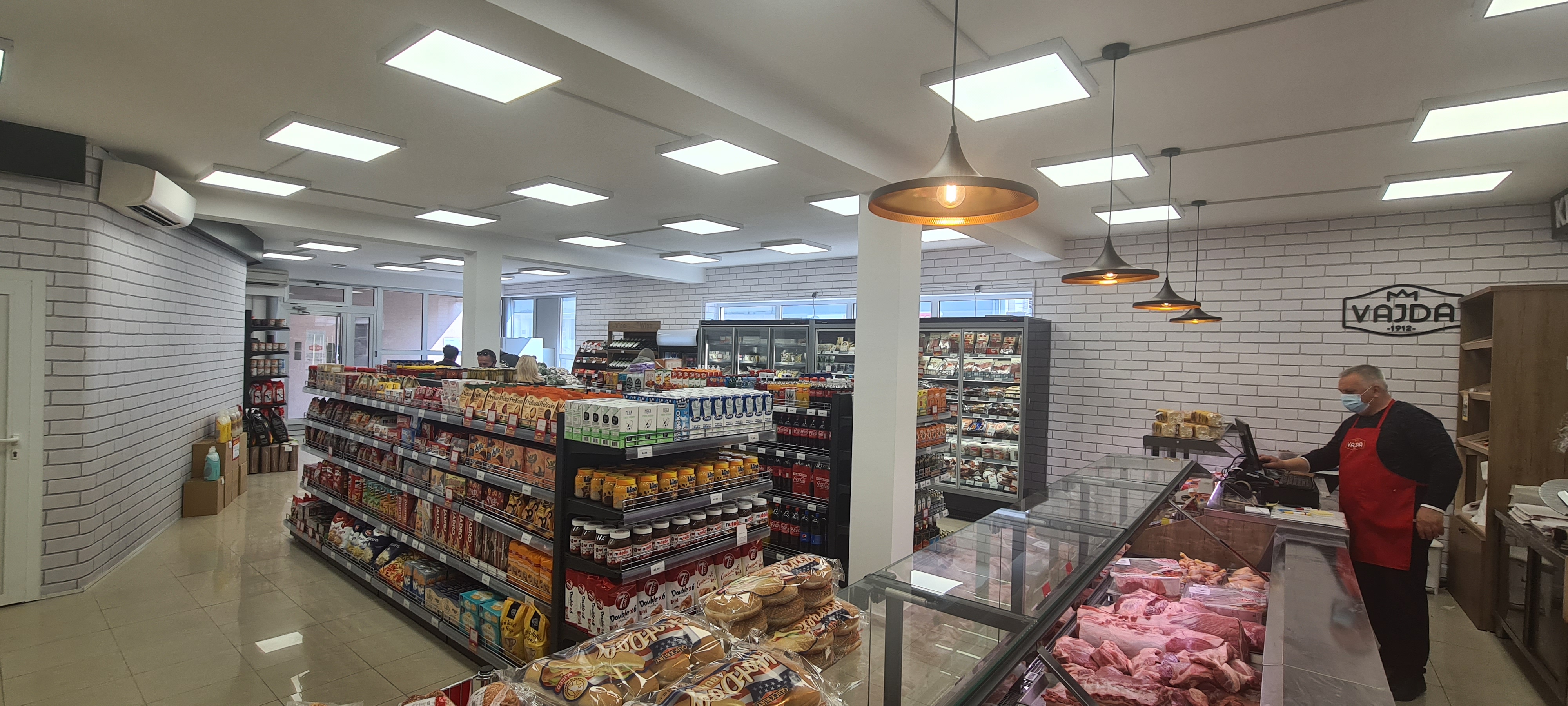 VAJDIN DISKONT U MURSKOM SREDIŠĆU Tak’ smo domaći da nam kupci dođu i u papučama!