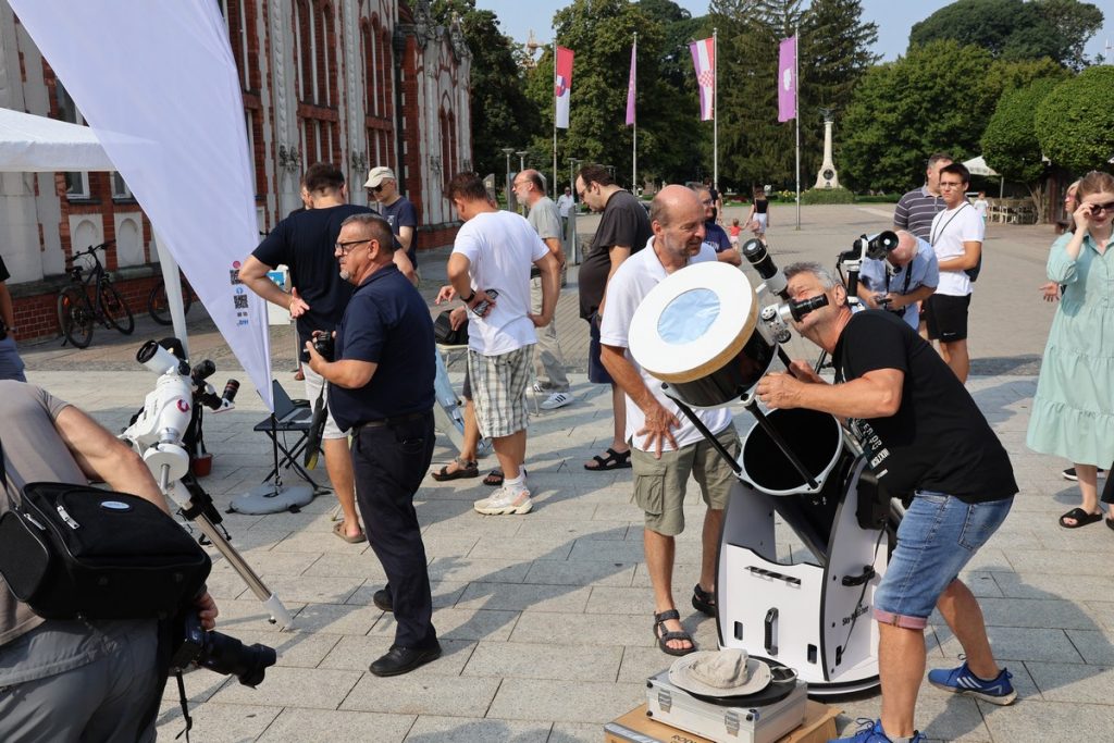 AD VEGA Regionalni susret astronomskih društava –’Međimurje – hotel s 1000 zvjezdica’ AD VEGA Regionalni susret astronomskih društava –’Međimurje – hotel s 1000 zvjezdica’