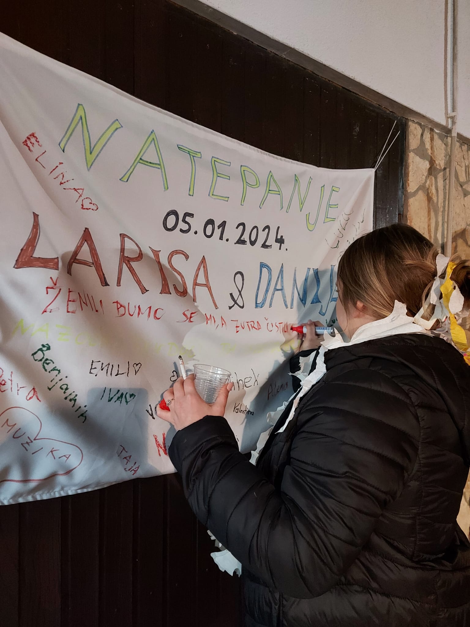 POTEPANJE Žene se Danijel Košak i Larisa Vizinger iz Trnovca