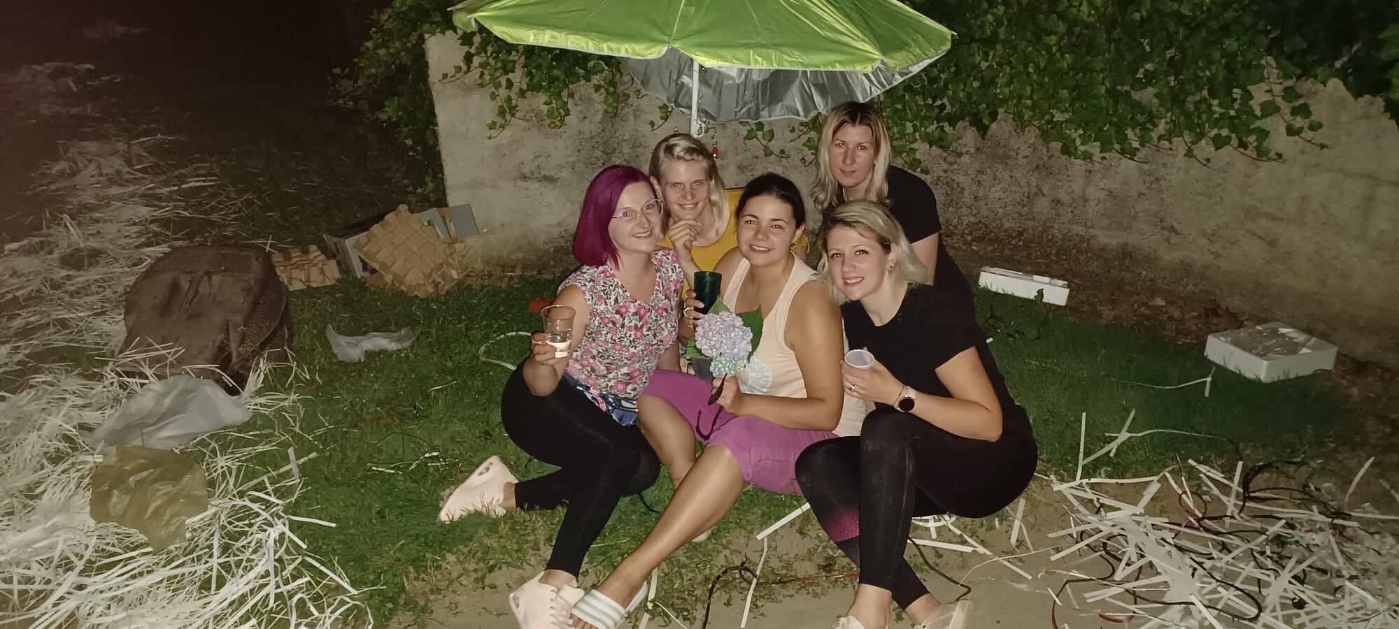 POTEPANJE ZA MLADENCE Žene se Katarina Toplek iz Pušćina i Filip Horvat iz Šenkovca