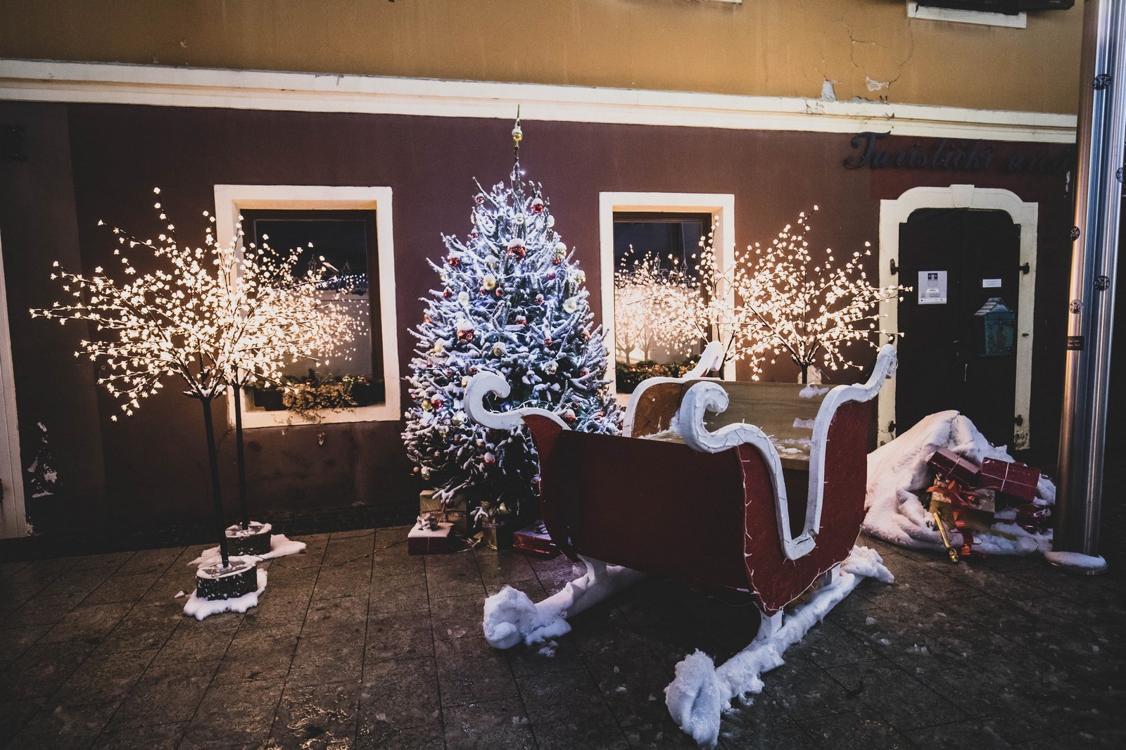 Mališani uživali u sanjkanju, snježna dekoracija centru Čakovca dala posebnu čar