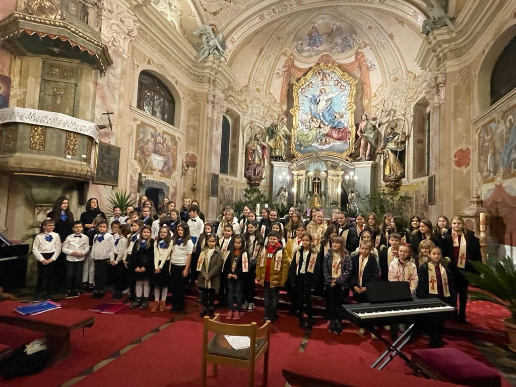 SVETA MARIJA U humanitarne svrhe pjesmom