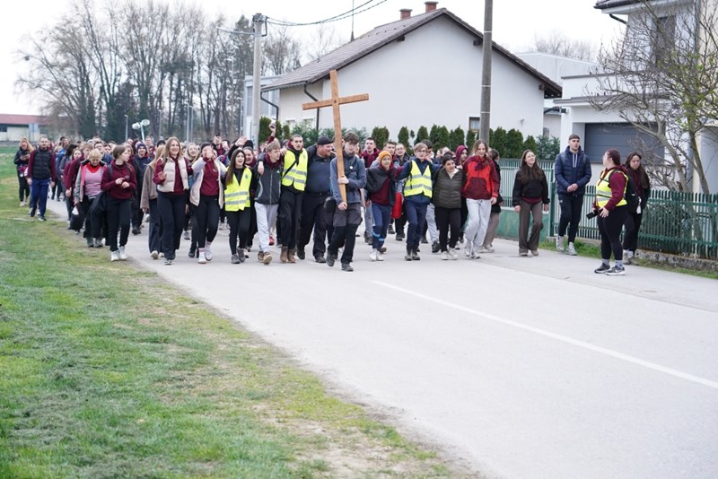26.KPM_VZB_22032026 križni put mladih Varaždinska biskupija (30)