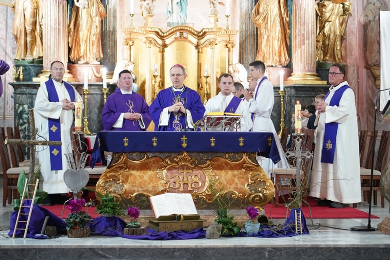 26.KPM_VZB_22032026 križni put mladih Varaždinska biskupija (51)