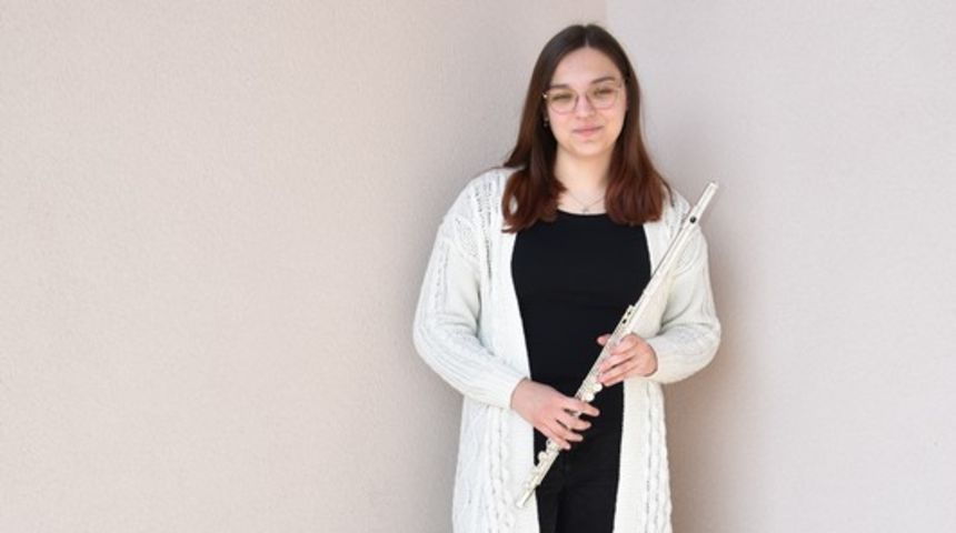 Stela Strnad Stela Strnad