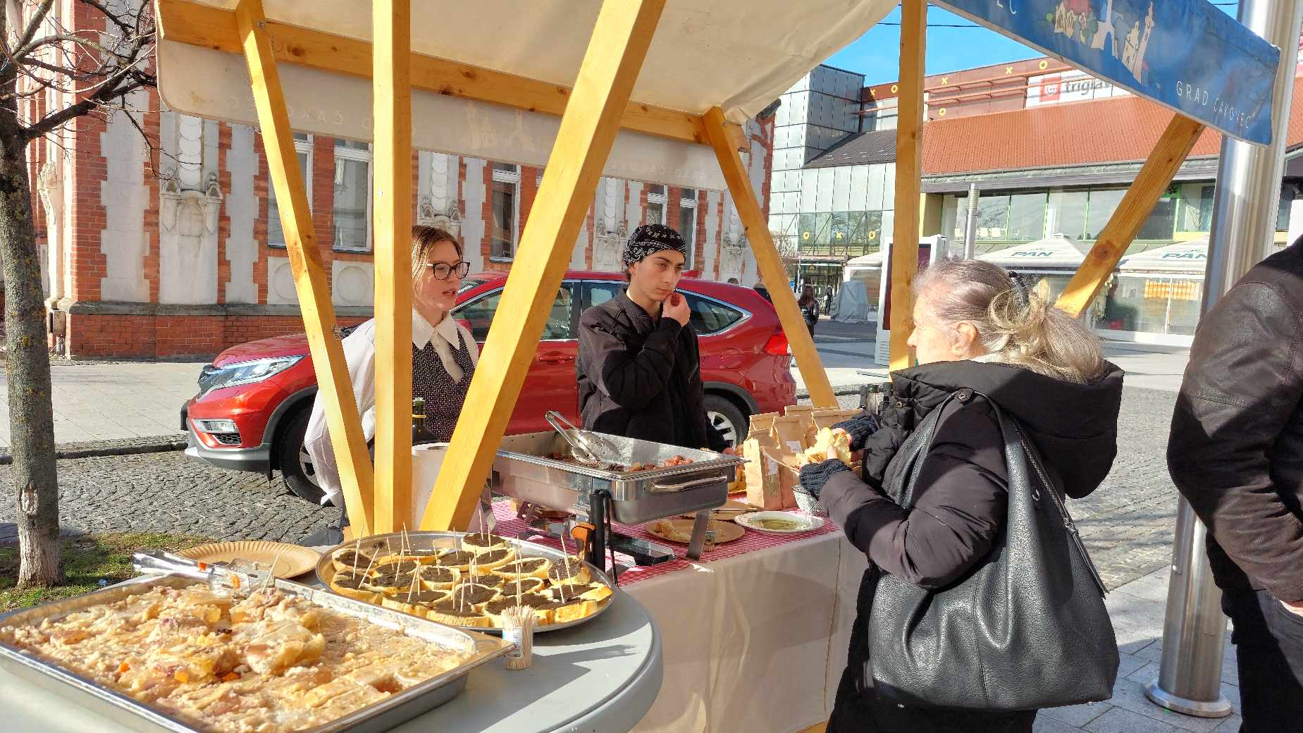 Centrom Čakovca širi se miris čvaraka!