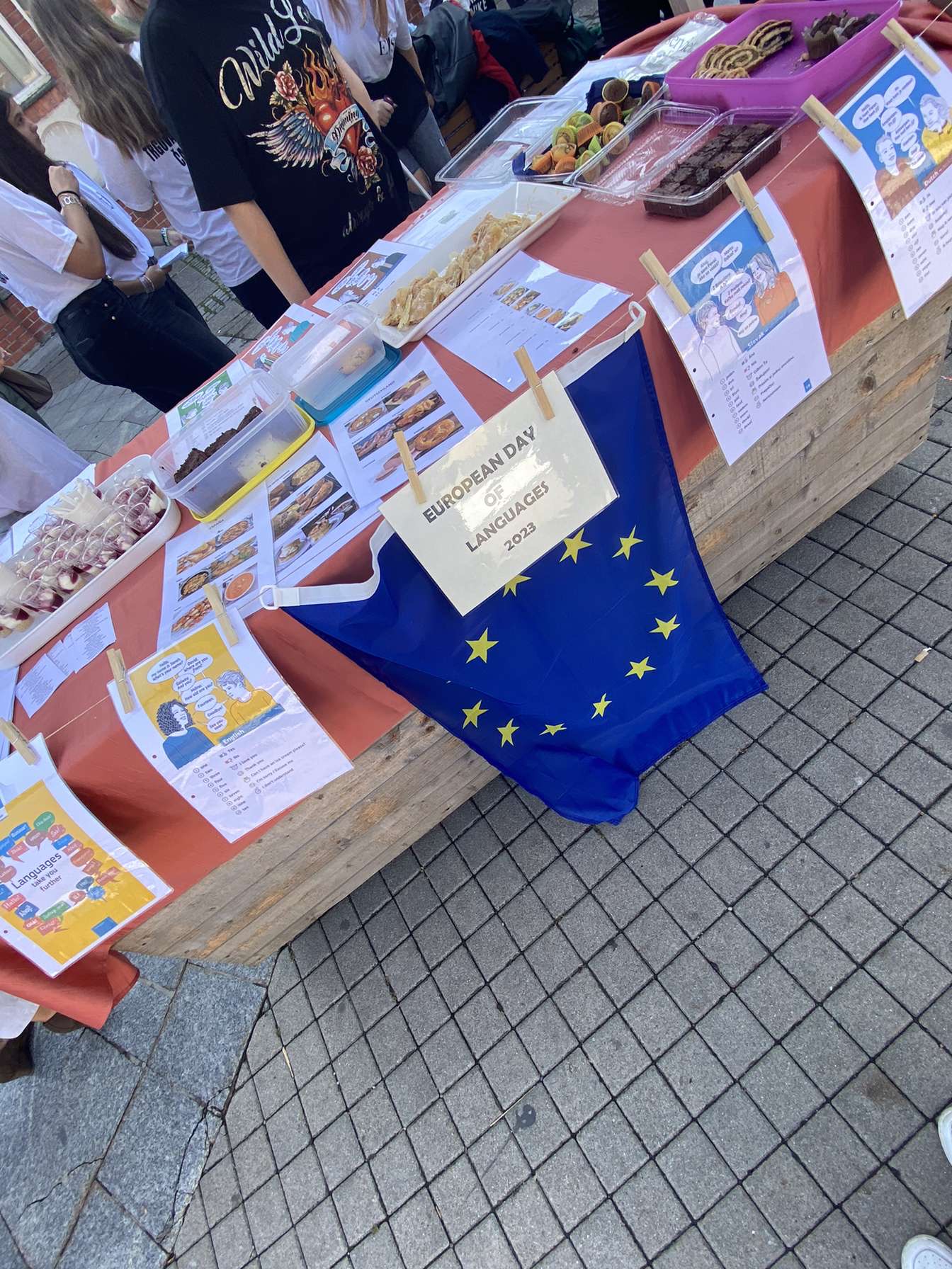 FOTO Ekonomska i trgovačka škola Čakovec obilježila Europski dan jezika na čakovečkom trgu