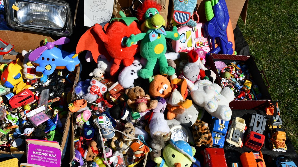 Proljetne temperature izmamile brojne posjetitelje na sajam u Čakovcu