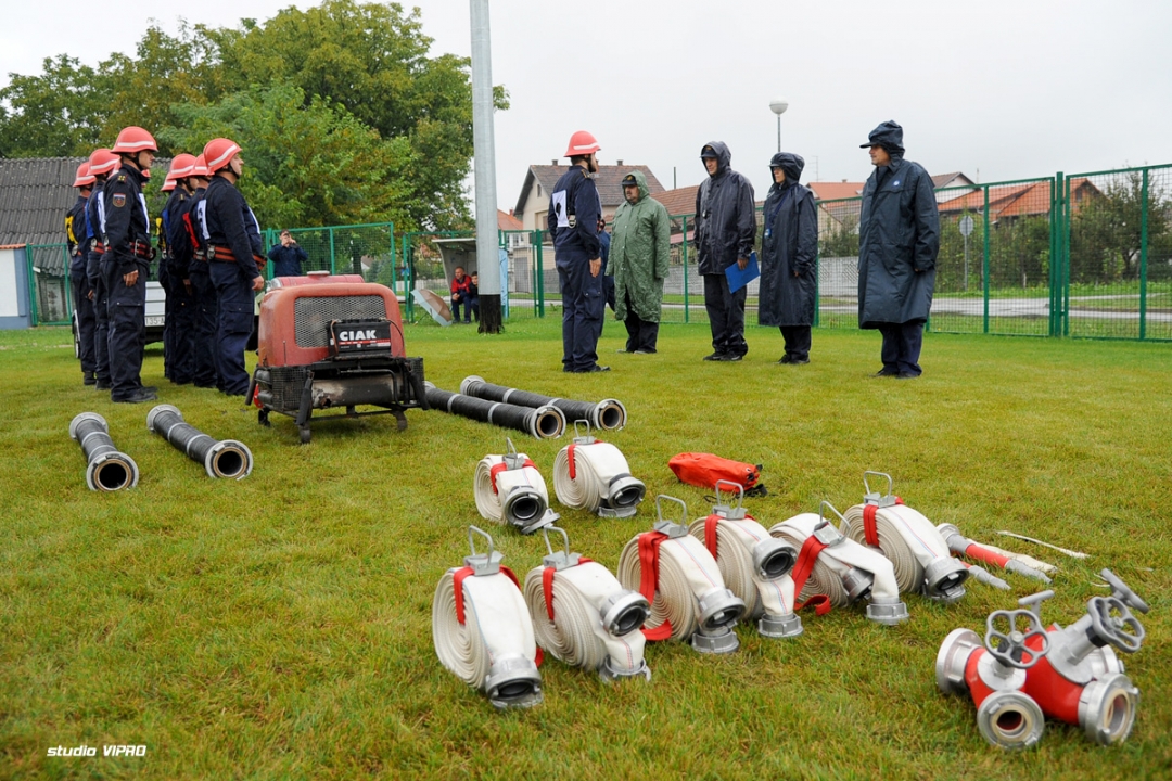 308312951dsc8123305622