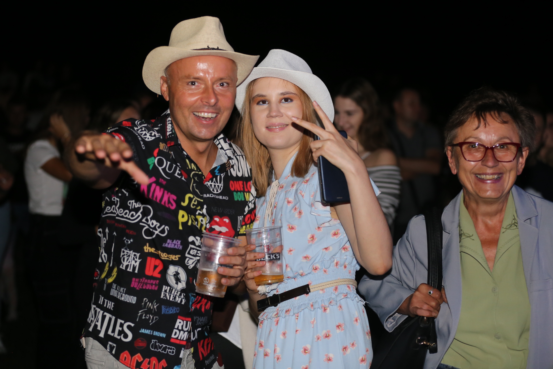 FOTO I VIDEO Vesna Pisarović na Marini Prelog rasplesala mnogobrojne posjetitelje i uveličala prvu večer Festivala balona