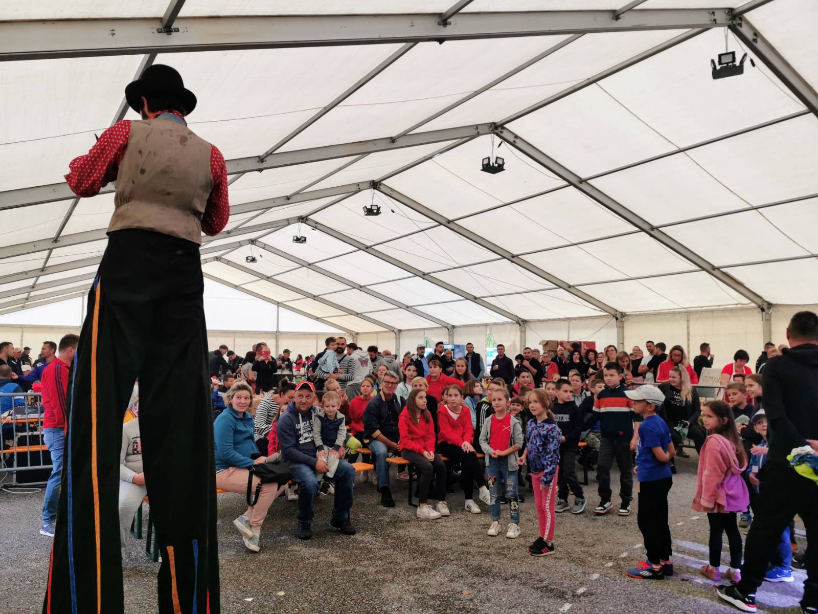 KOTORIBA Smijeh i veselje za najmlađe uz žonglera Ivu Frangeša