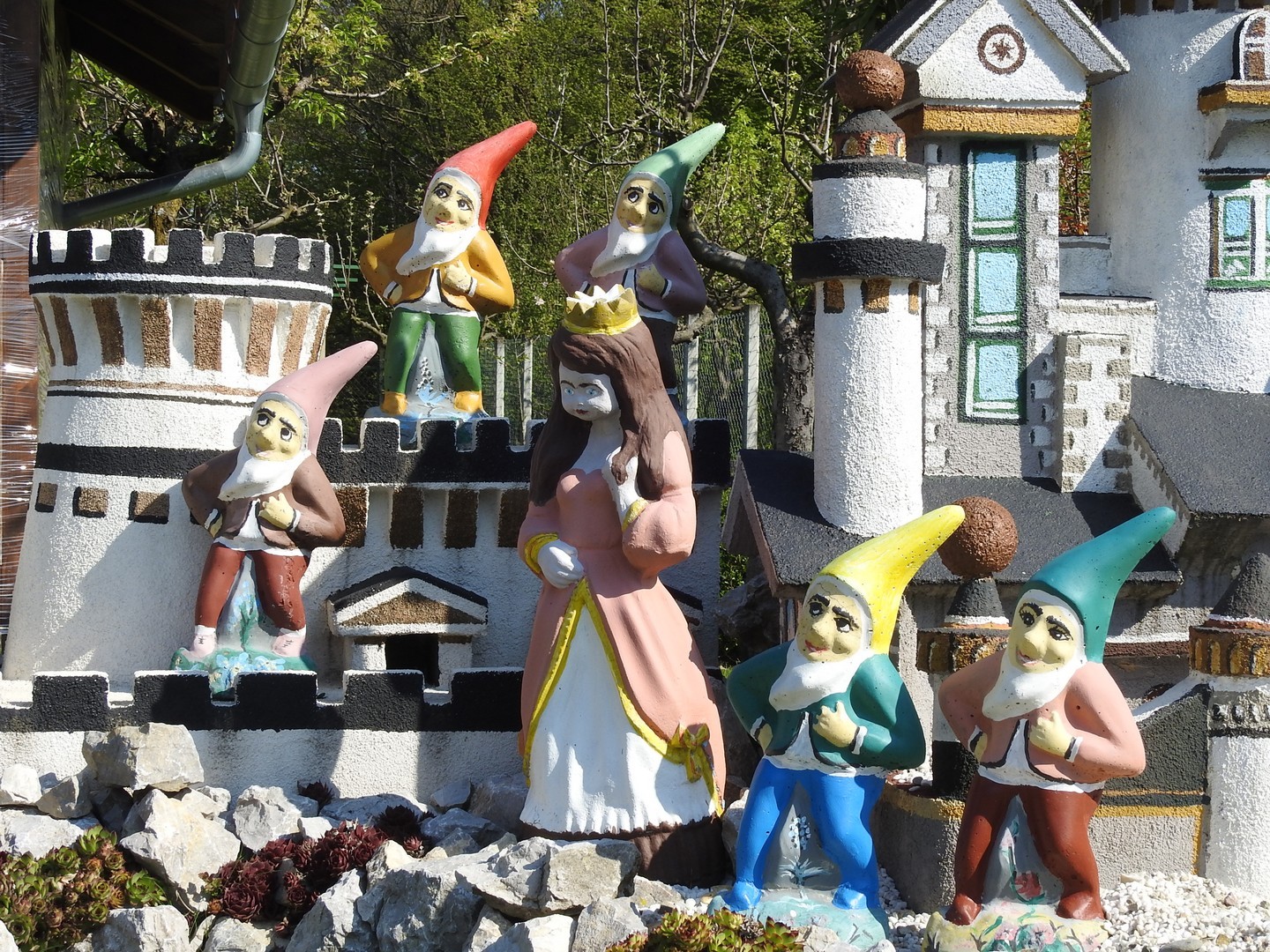 UZBUDILJIVA BAJKA DRAGUTINA MESARIĆA Gradim bedem jer mi prijeti vještica!