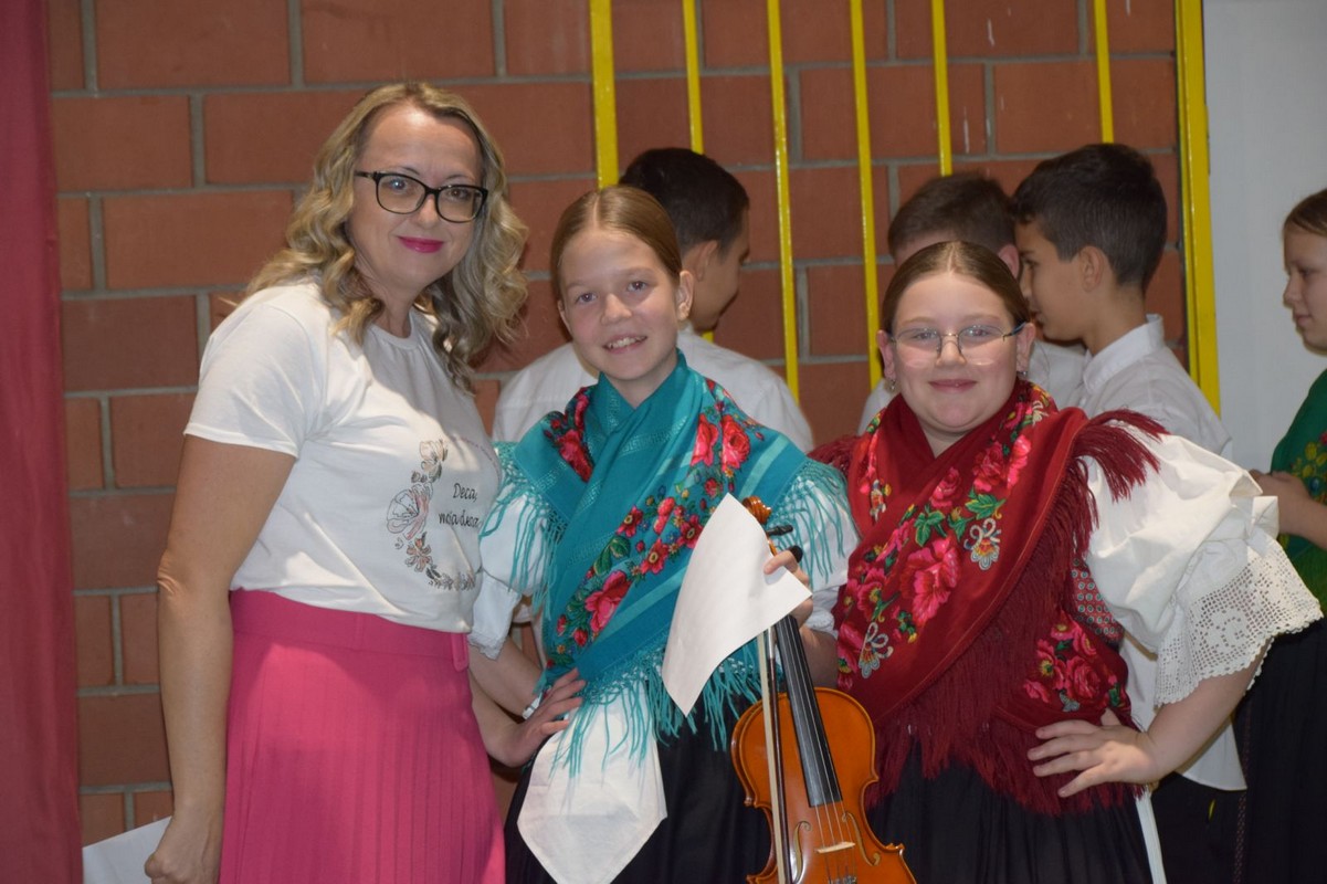 susret malih čuvara međimurske popevke dobravske Tete Lize2023 susret malih čuvara međimurske popevke dobravske Tete Lize2023