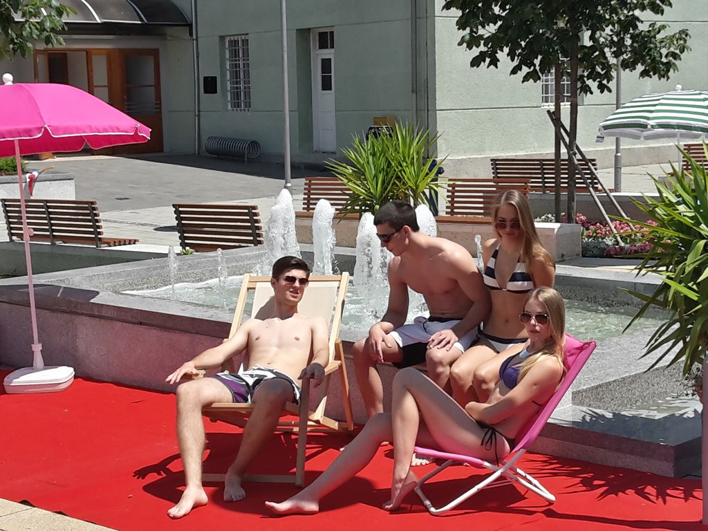 29841235620150625123001richtone