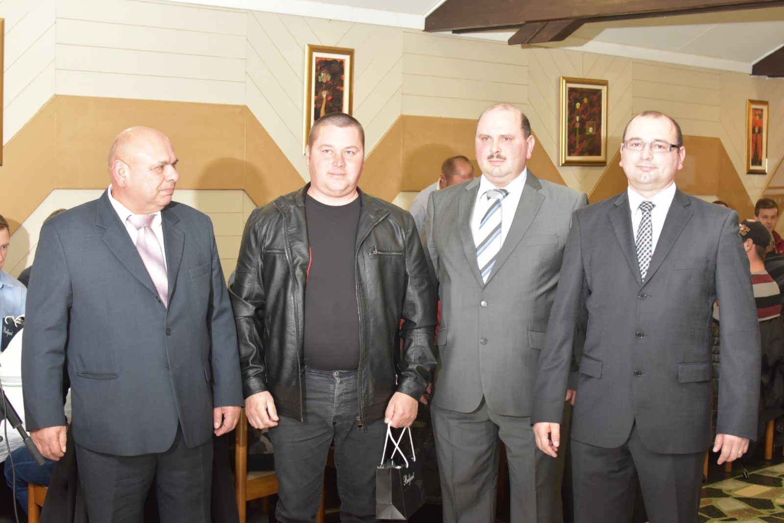 ANDRIJA TOMAŠEK ‘Sinovi nastavljaju moj posao i siguran sam da će uspješno trajati i slijedećih 25 godina’ ANDRIJA TOMAŠEK ‘Sinovi nastavljaju moj posao i siguran sam da će uspješno trajati i slijedećih 25 godina’