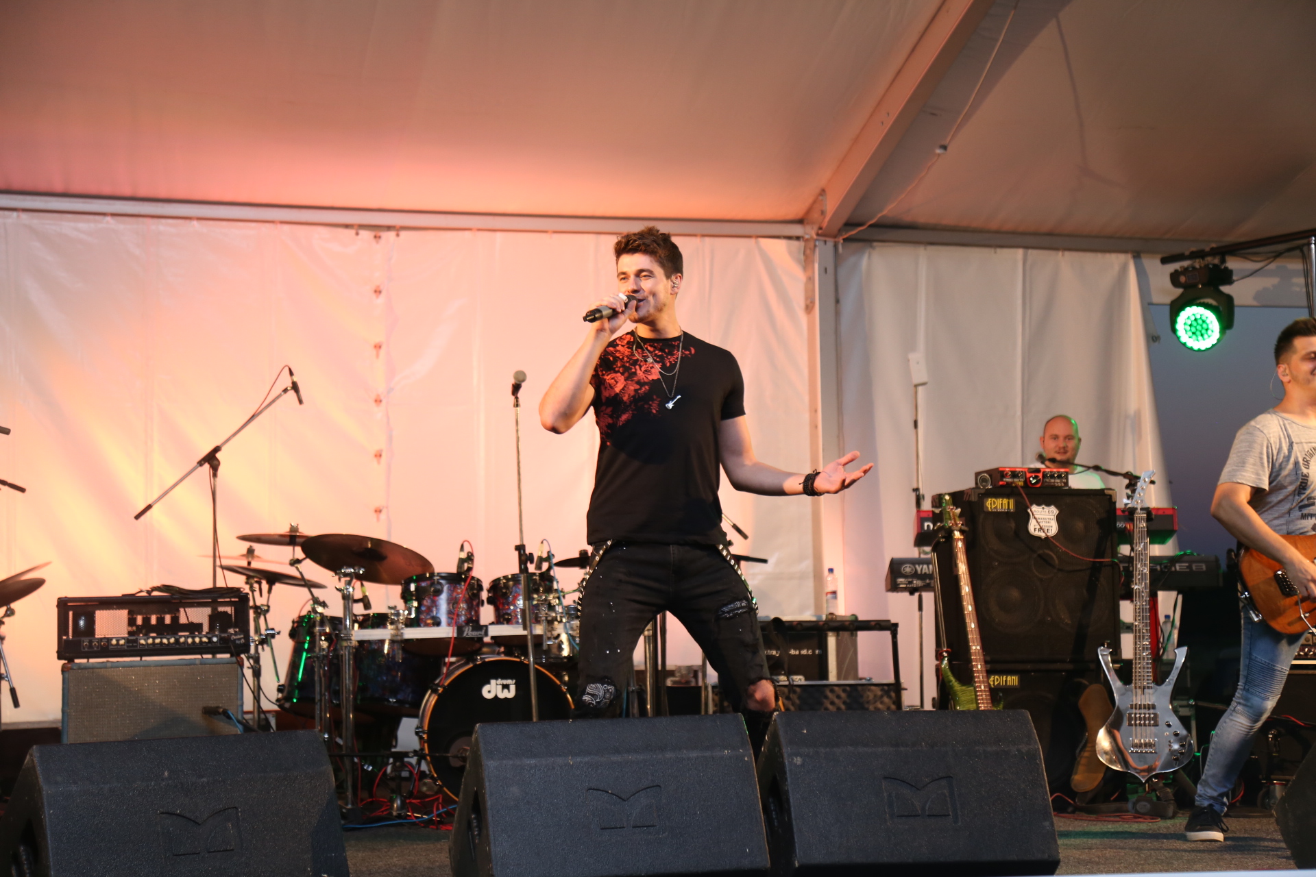 Dani Općine Mala Subotica – koncert Tragova i Crvene jabuke u Palovcu